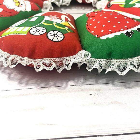 Vintage Stuffed Fabric Pillowed Lace Wreath Christmas Farmhouse Decor Red Green - Picture 9 of 12